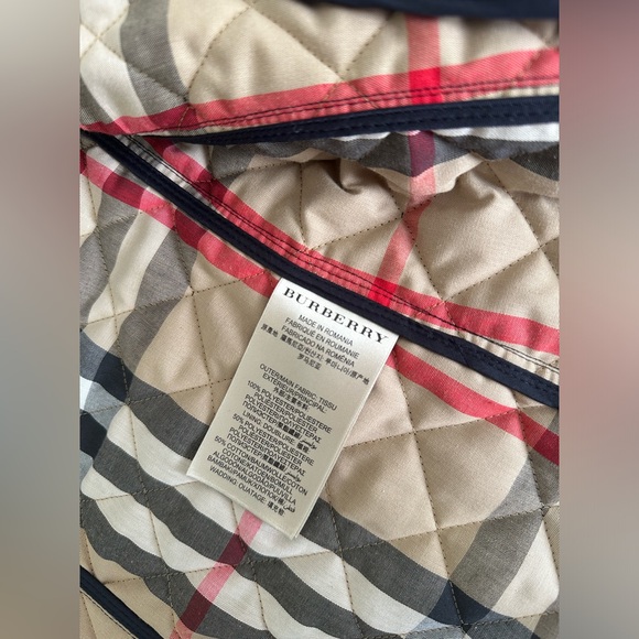 Burberry Brit Copford Quilted Jacket in Navy Blue. Women’s Size XS - Picture 8 of 15